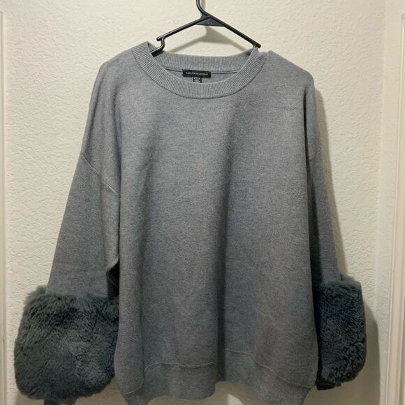 Saks fifth avenue faux fur cuff sweater NWOT - Picture 3 of 13